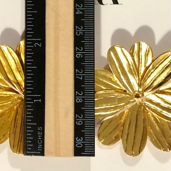 ZARA Gold-Tone Metal Daisy Earrings Flower Statement Boho 1124/023/303** - Picture 3 of 3